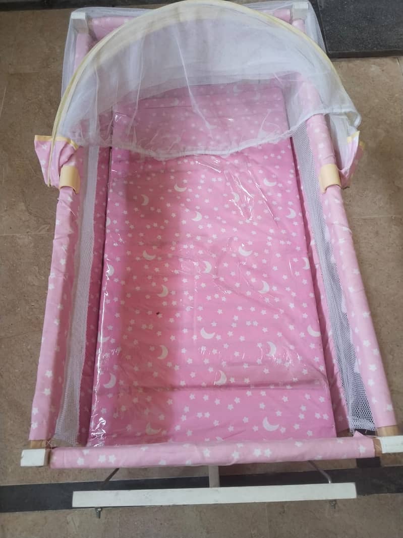 Swinging bed. 5