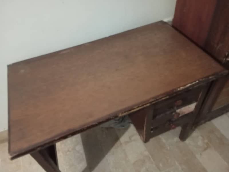 Divider and table 3
