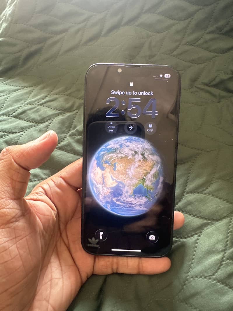 Apple iPhone 13 0