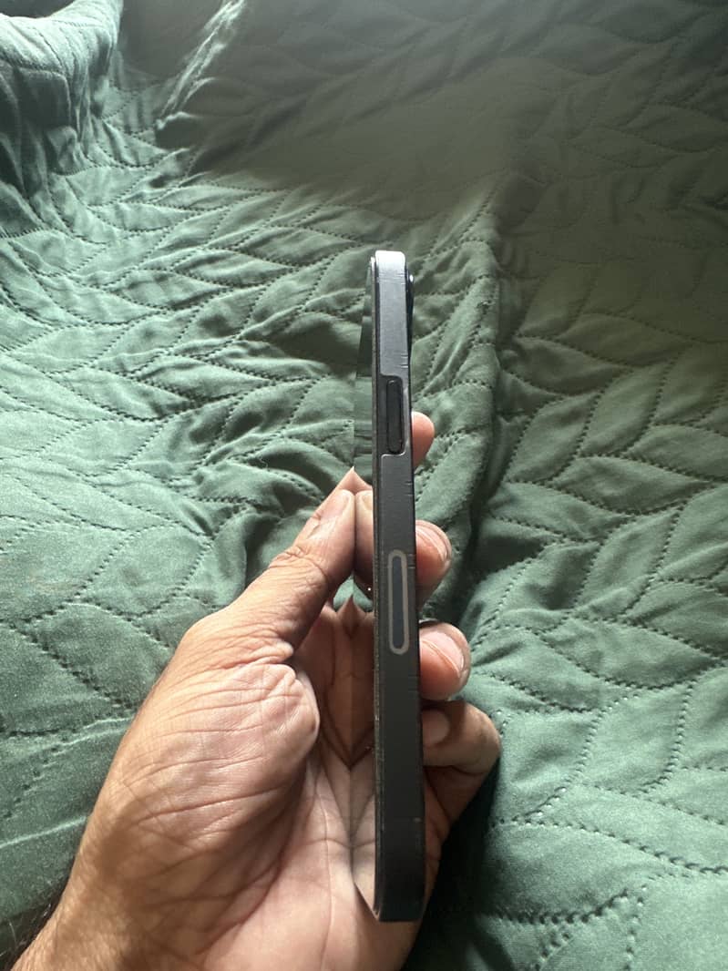 Apple iPhone 13 3