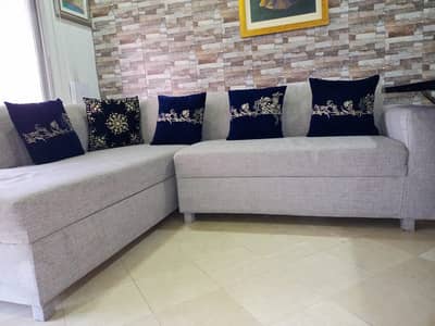 5 seater Sofa for Sale in good condition