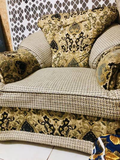 7 seater sofa set for urgent sale