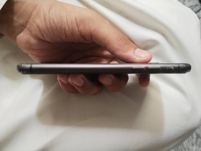 Apple iPhone 11 0