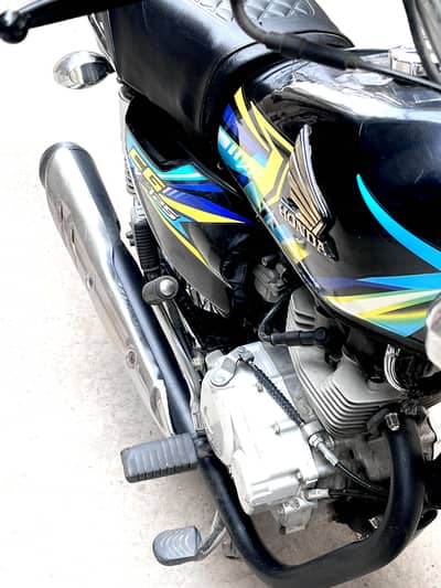 Honda 125 urgently sale total genuine