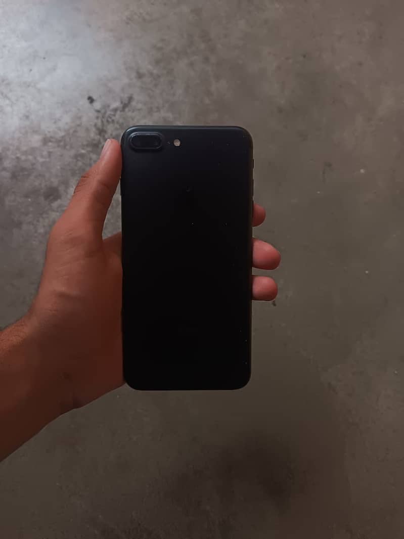 Apple iPhone 7 Plus 3