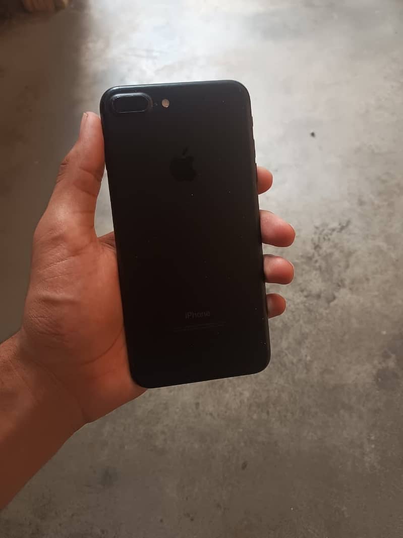 Apple iPhone 7 Plus 4