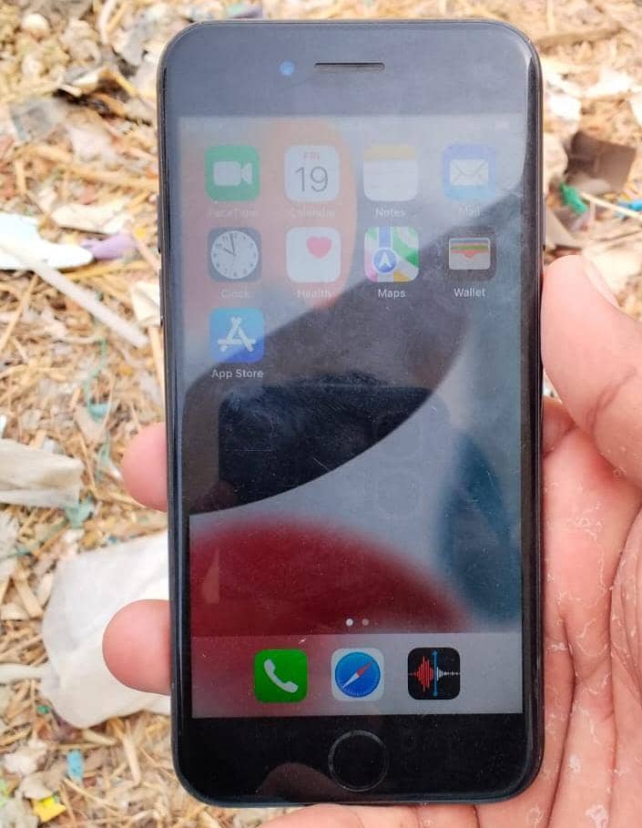 Apple iPhone 7 1