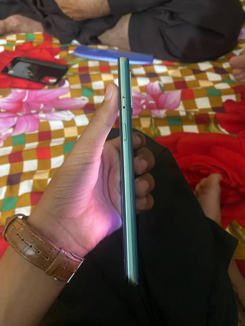 One Plus 8T 4