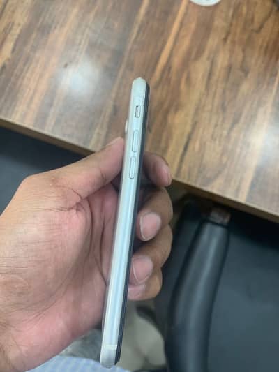 Apple iPhone SE 2020