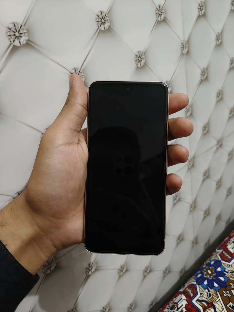 Google Pixel 8 4