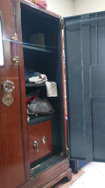 Almari for sale ( wardrobe )