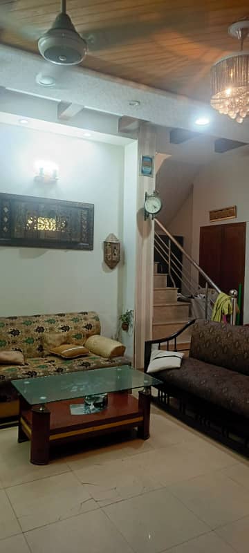 IQBAL TOWN : 10 MARLA HOUSE FOR SALE 50 FOOT ROAD