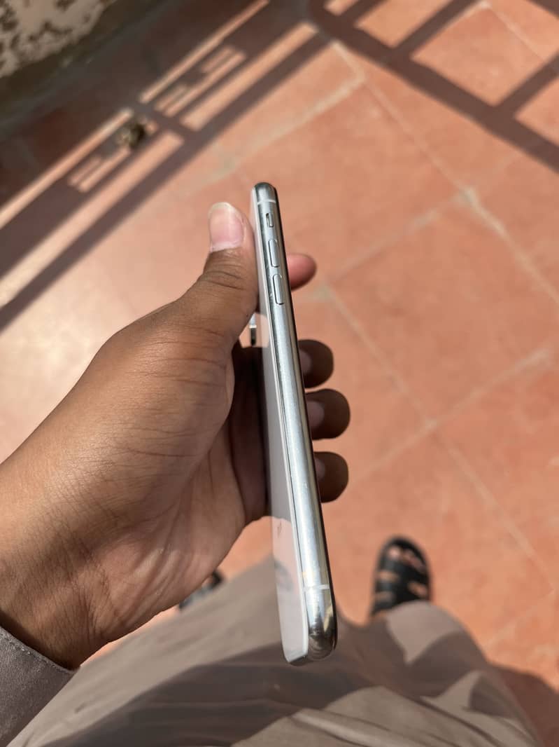 Apple iPhone X 5