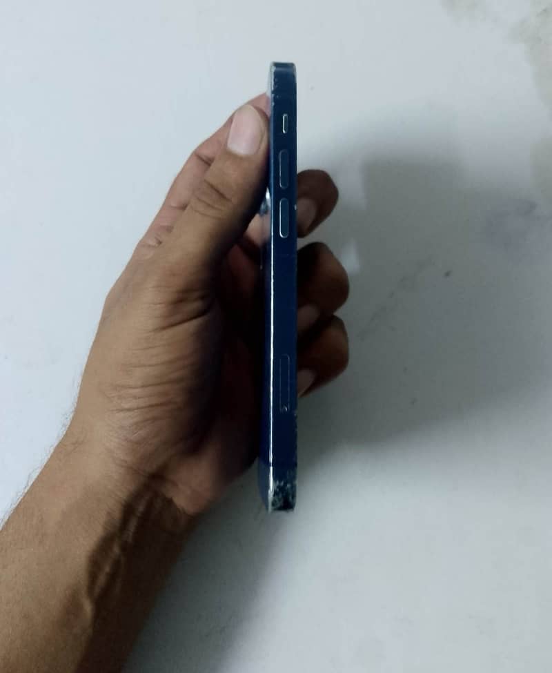 Apple iPhone 12 mini 4