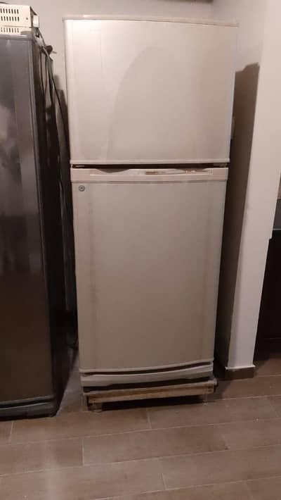 Dawlance fridge in good condition, working