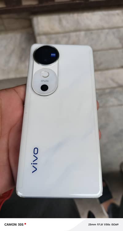 Vivo V40