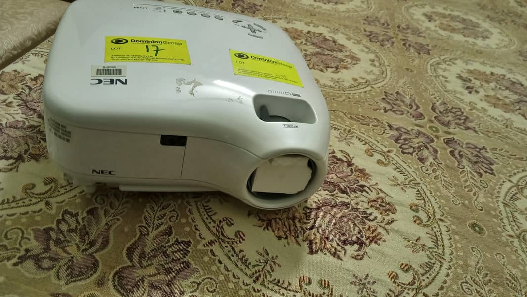 NEC PROJECTOR 2