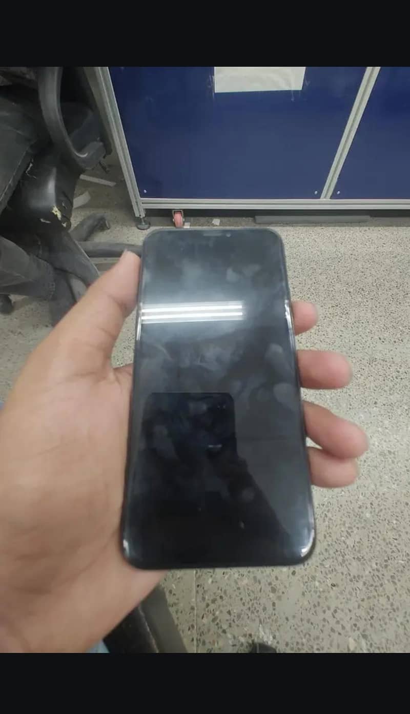 Apple iPhone X 3