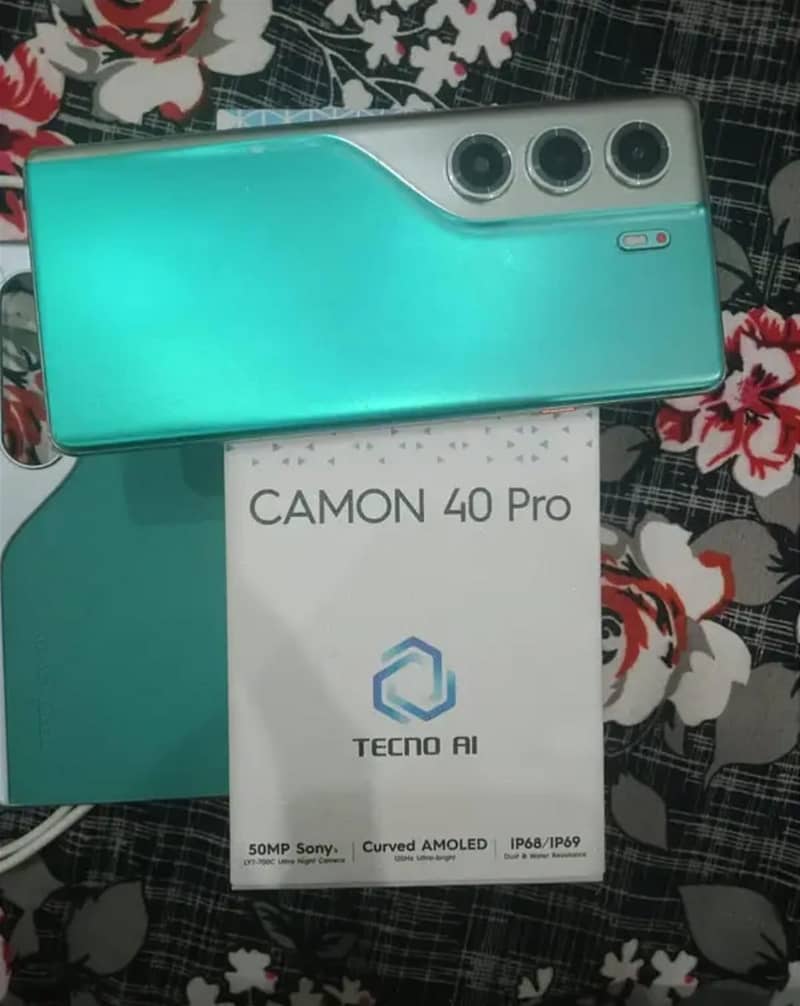 Tecno CAMON 40 Pro 1