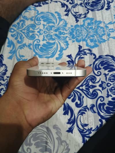 Apple iPhone 14