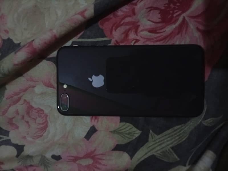 Apple iPhone 8 Plus 6
