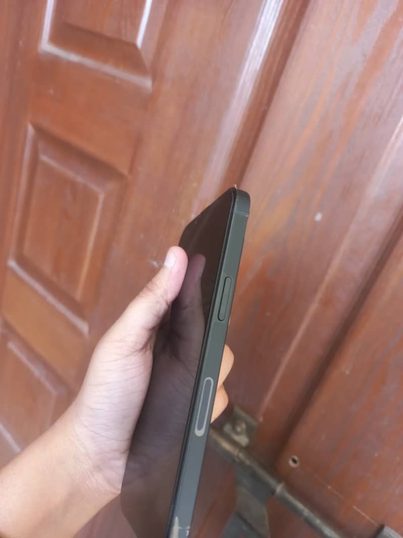 Apple iPhone 13 3