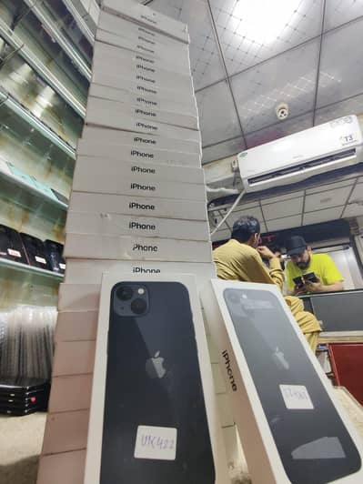 Apple iPhone 13