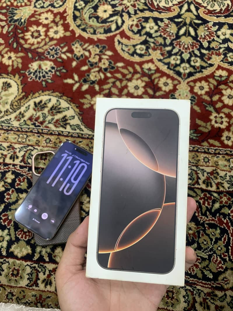 Apple iPhone 16 Pro Max 1