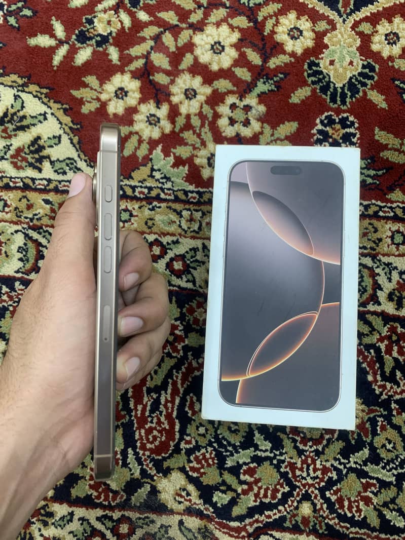 Apple iPhone 16 Pro Max 3