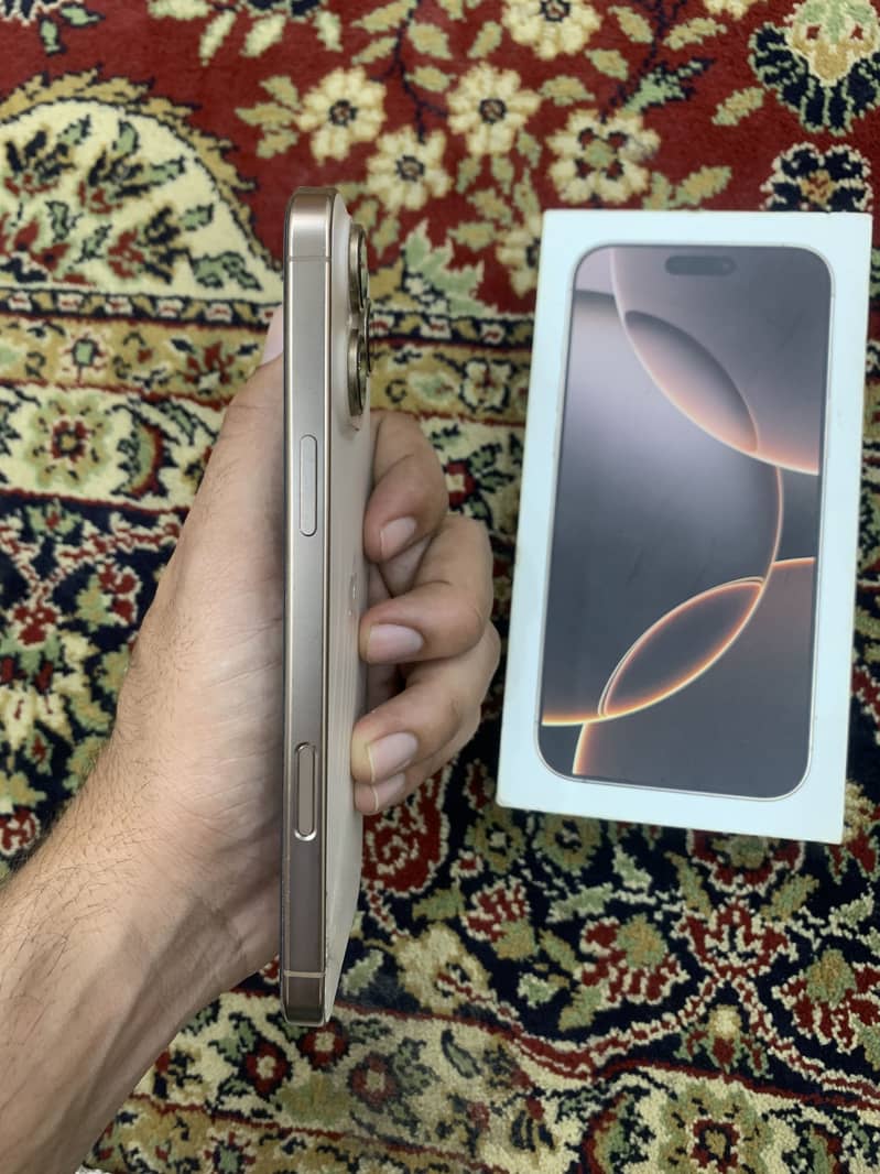 Apple iPhone 16 Pro Max 5