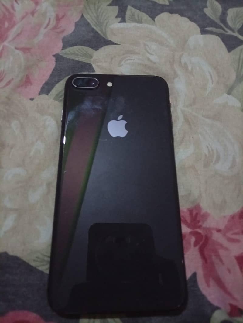 Apple iPhone 8 Plus 9