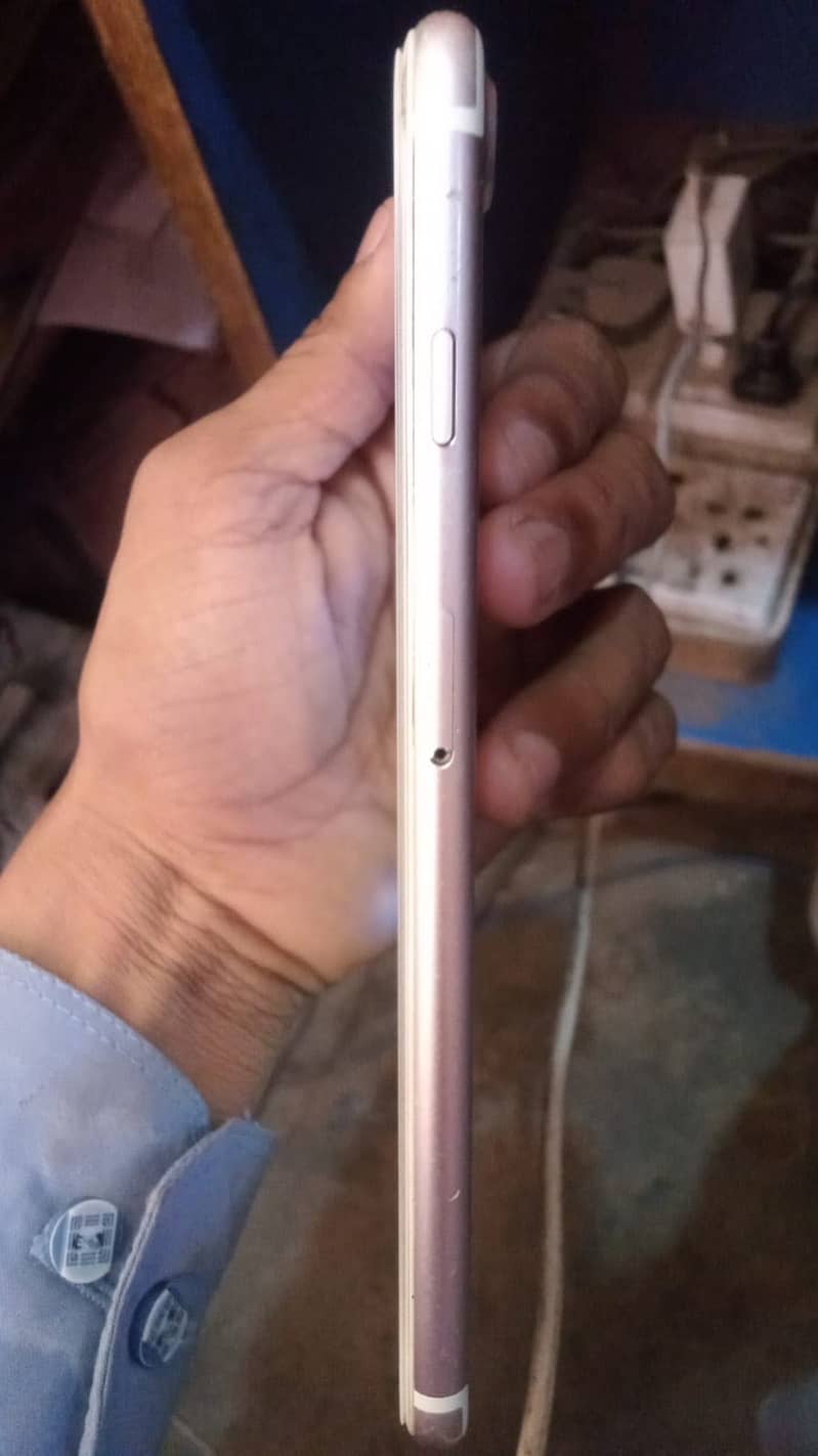 Apple iPhone 7 Plus 3