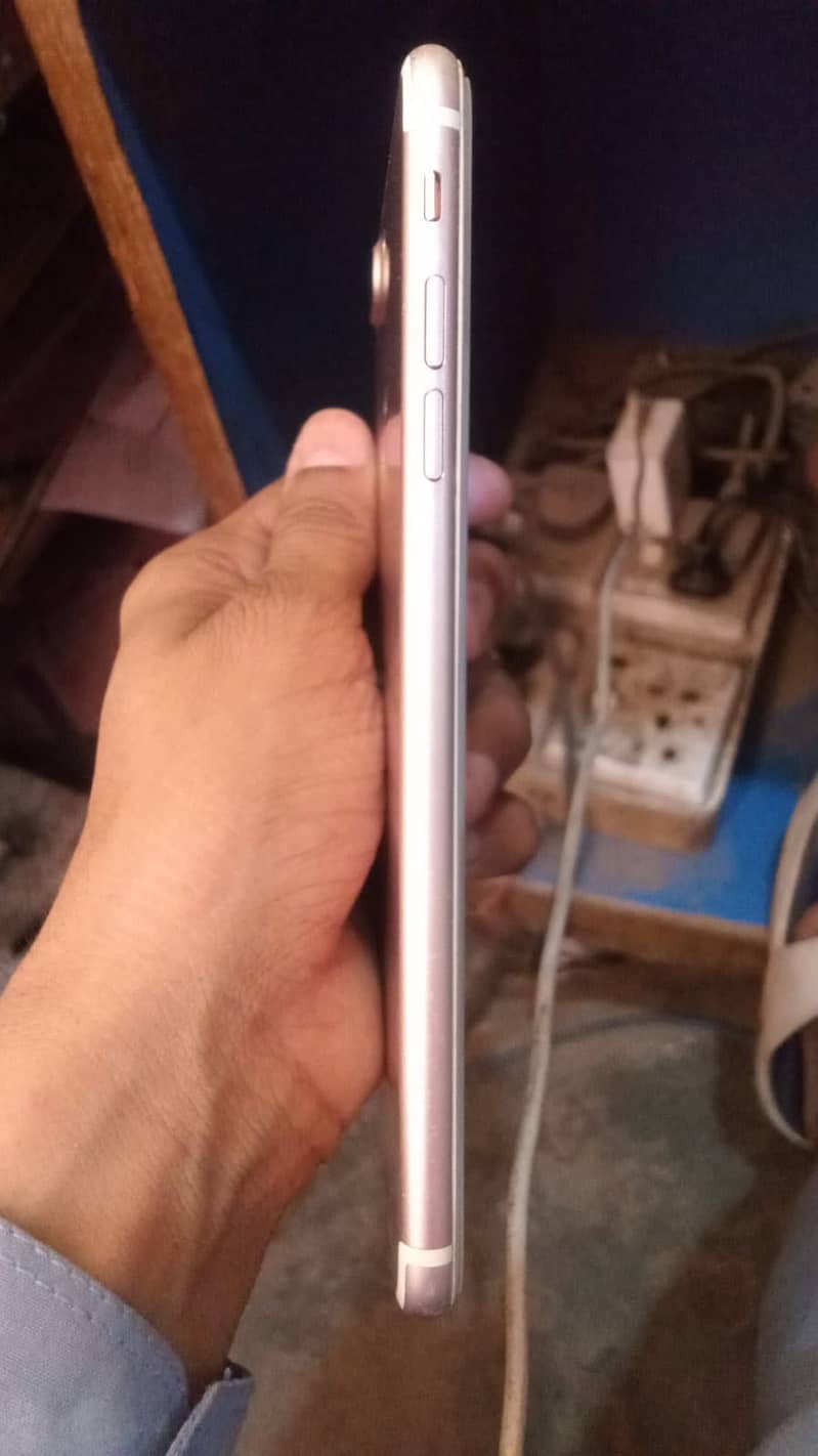 Apple iPhone 7 Plus 4