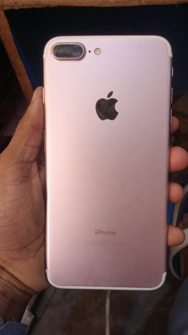 Apple iPhone 7 Plus 5
