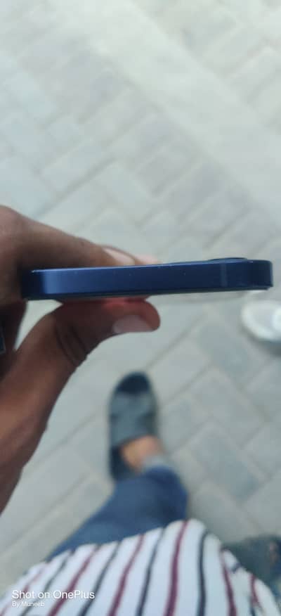 Apple iPhone 12