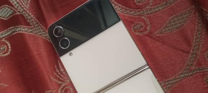 Samsung Mobile Z Flip 4
