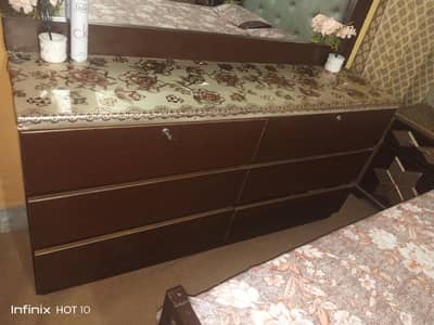 dressing table 5 feet length 6.5 feed height