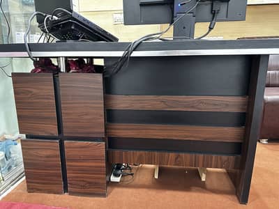 Office / computer table Execllent Condition