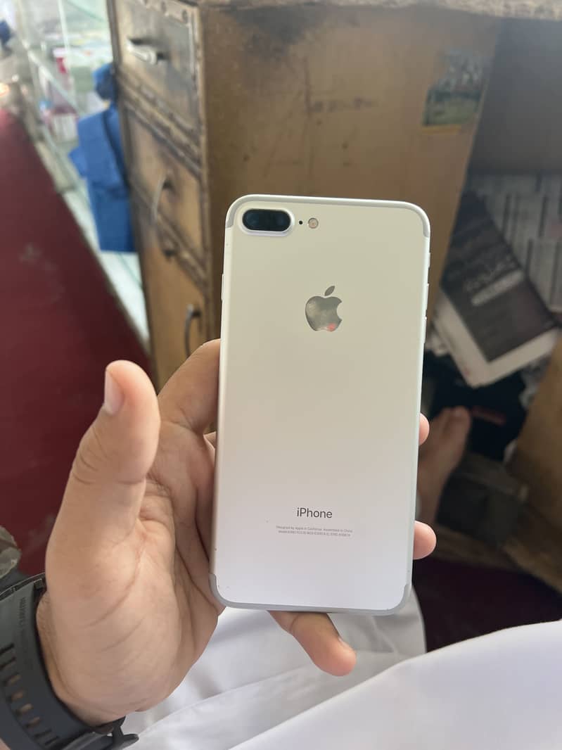 Apple iPhone 7 Plus 0