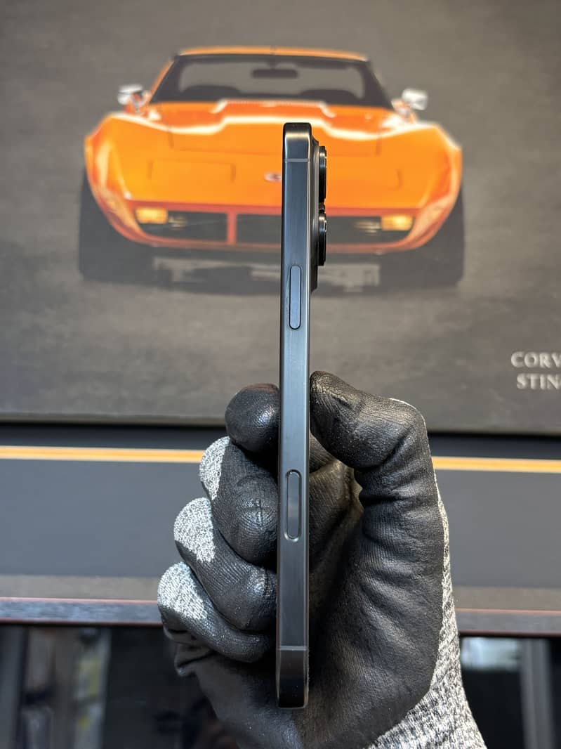 Apple iPhone 16 Pro Max 2