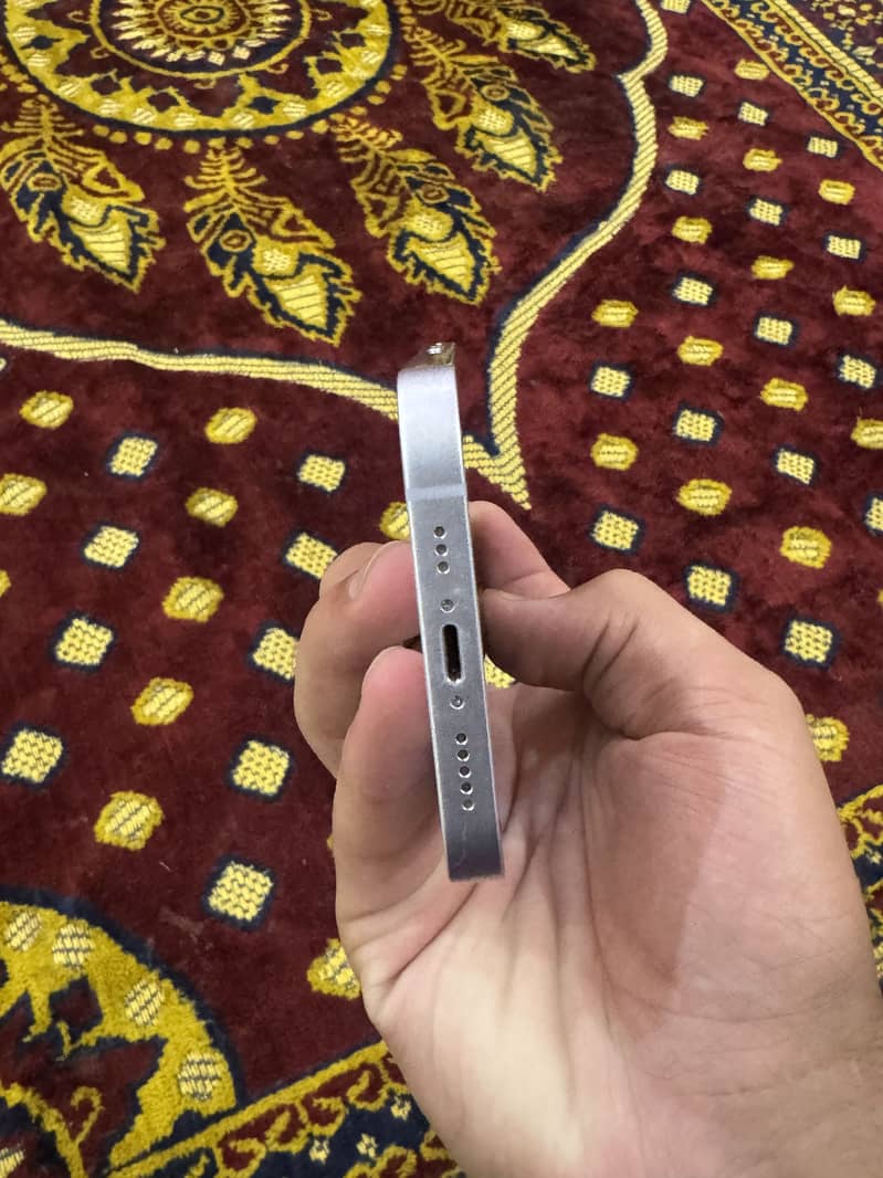 iPhone 14 3