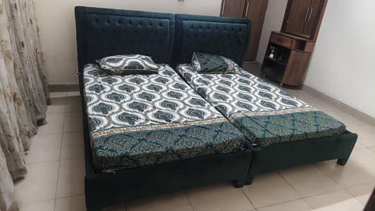 2 beds 10/10 condition
