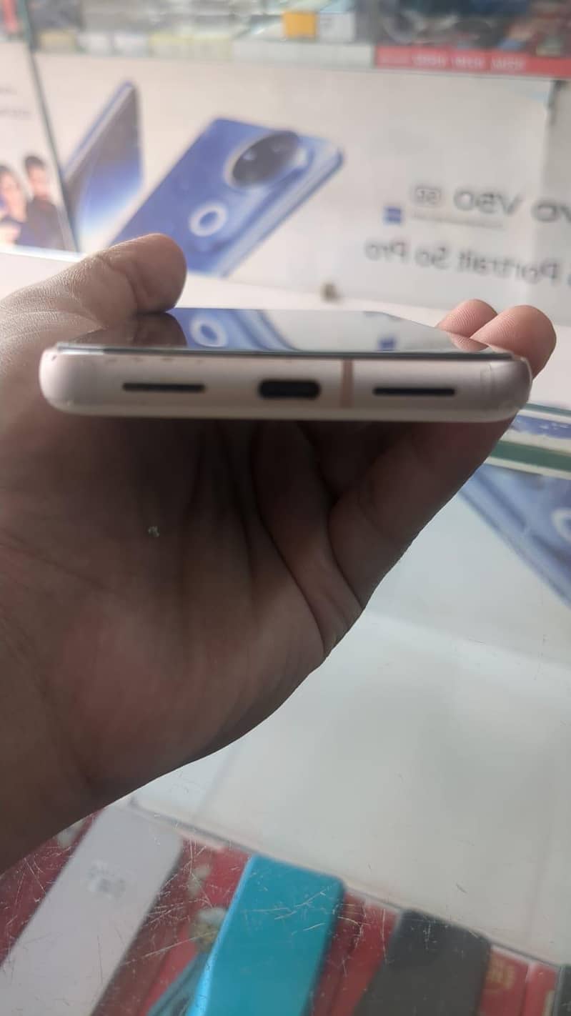 Google Pixel 8 2