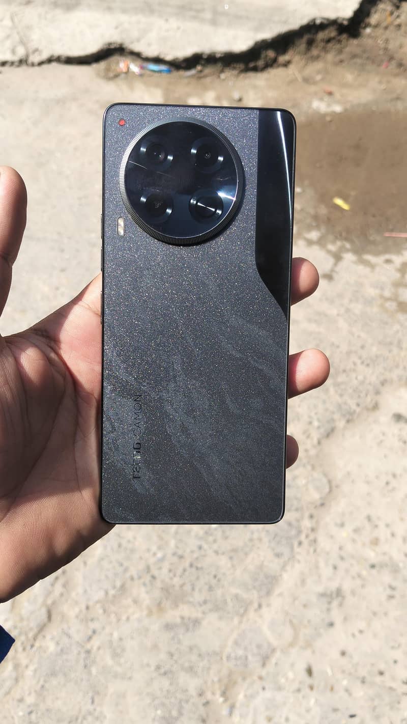 Tecno CAMON 30 12 ram memry 256 7