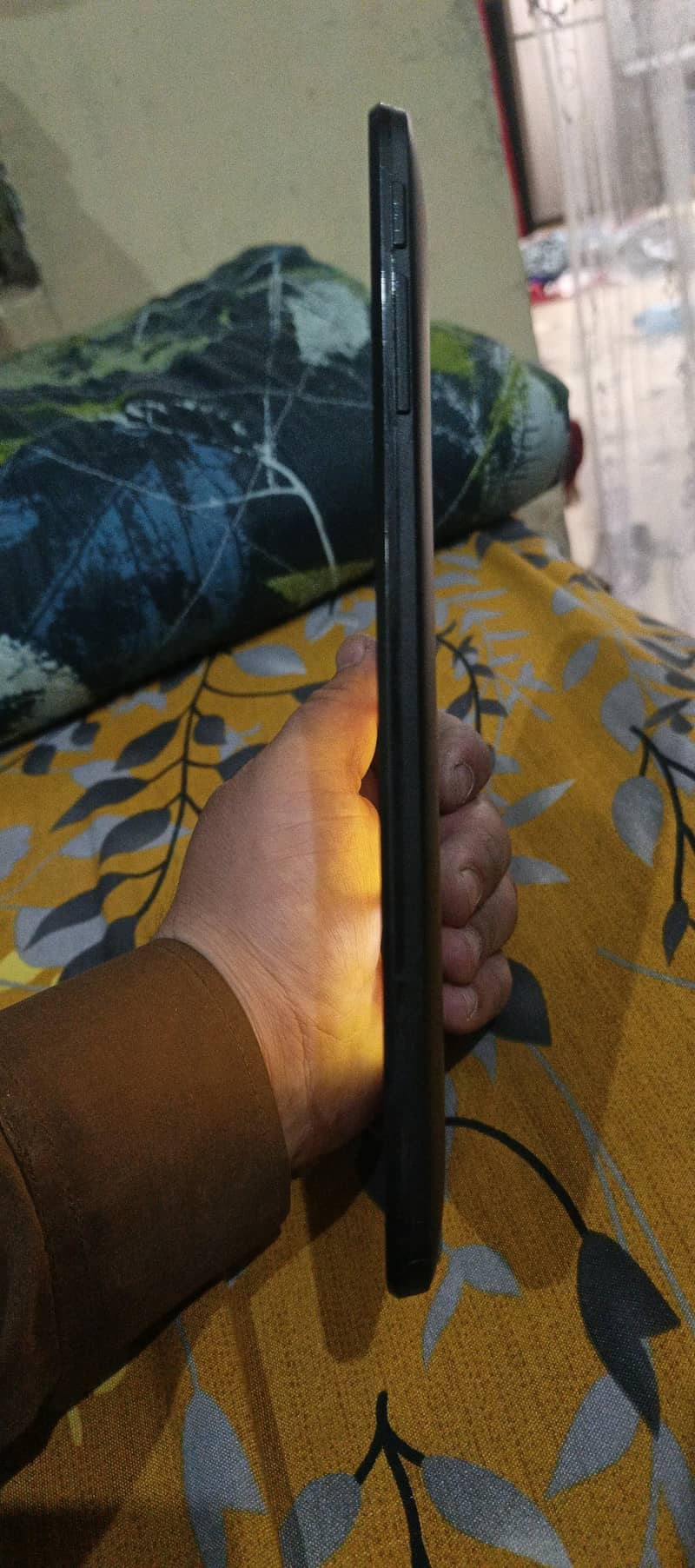 2) 32 window tablet 0