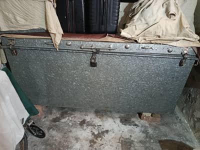 Old trunk/paiti available