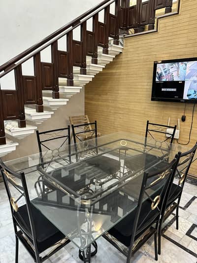 6 seaters dining table