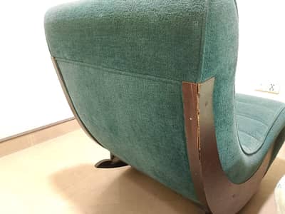 Modern Lounge Recliner Chair | Wooden Frame | Good Condition