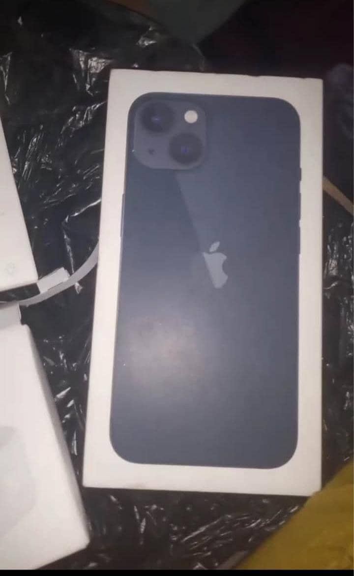 Apple iPhone 13 5