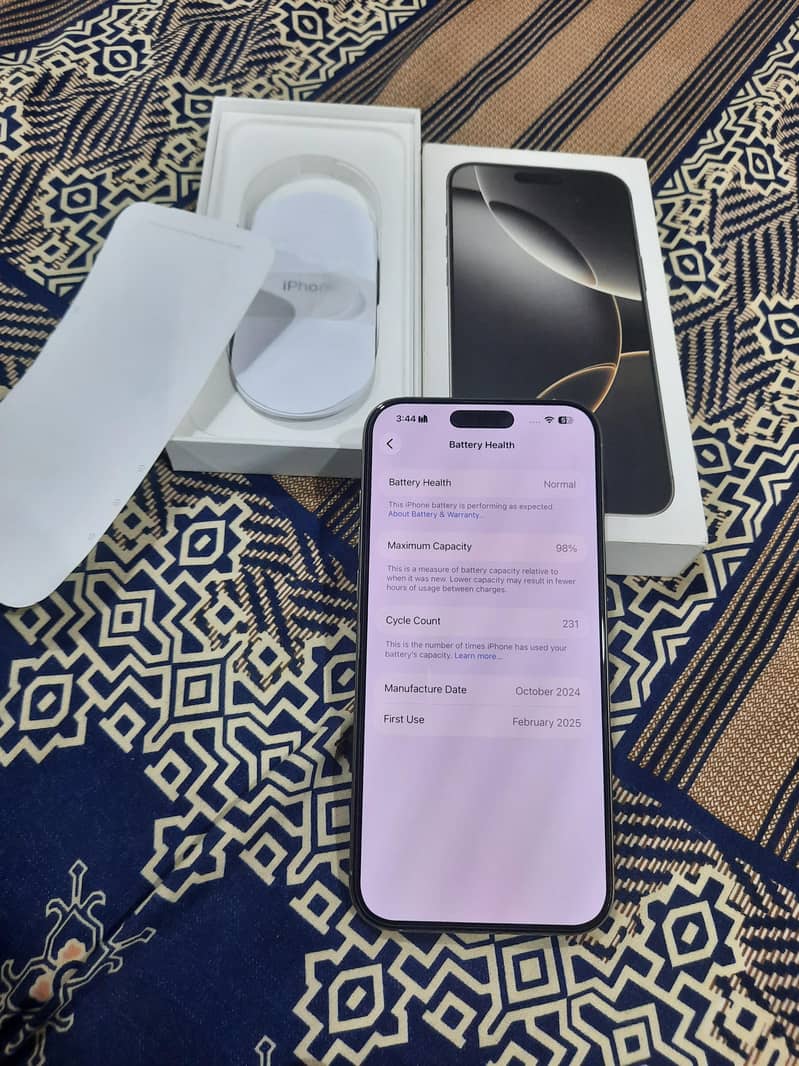 iPhone 16 Pro Max 2
